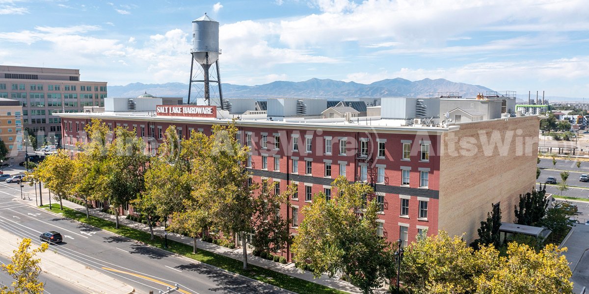 AltsWire tweet media