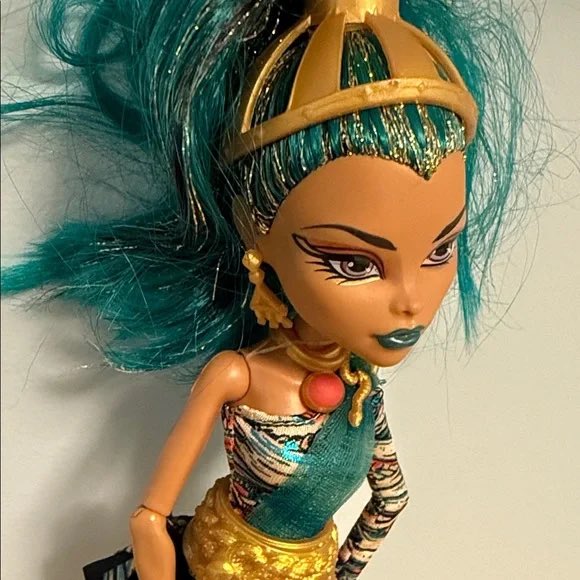 class cloe tweet media