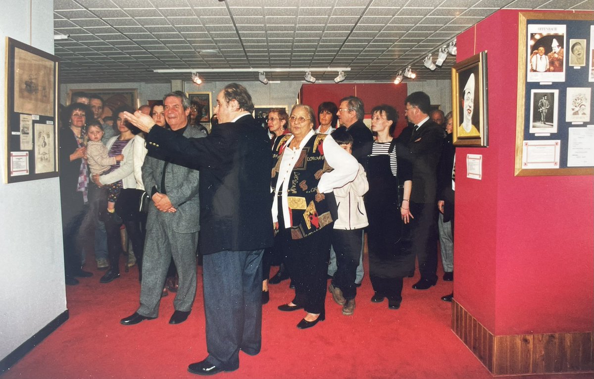 Espace_Cirque's tweet photo. 25 ans ! 
Merci à tous pour votre soutien sans faille durant ce quart de siècle.
L’aventure continue 🎂🥳

#Anniversaire #Jubile #MDCI #Cirque #HautsDeFrance https://t.co/kUpFqahEyp