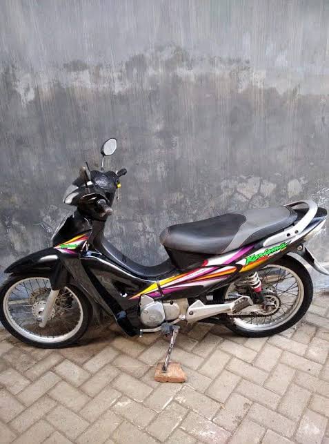 Dosen Kesayanganmu tweet media