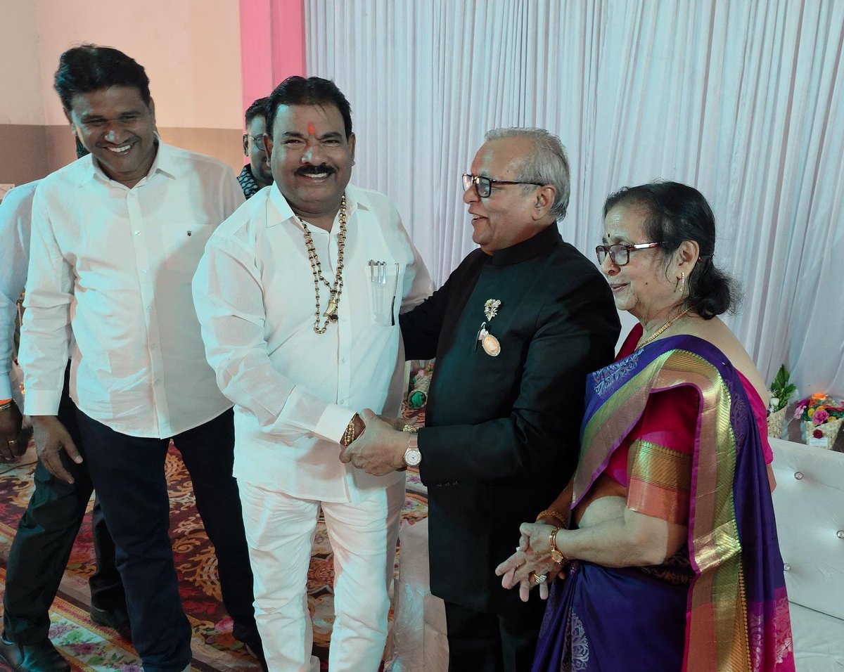 sanjaygaikwad34's tweet image. अपंग कल्याण पुनर्वसन संस्थेचे अध्यक्ष डॉ. श्री. सुरेश छाजेड यांच्या वाढदिवसानिमित्त आयोजित कार्यक्रमास उपस्थित राहत त्यांना मनःपूर्वक शुभेच्छा देण्यात आल्या.

#BirthdayCelebration #SocialWork #buldhana #shivsena #sanjaygaikwad
