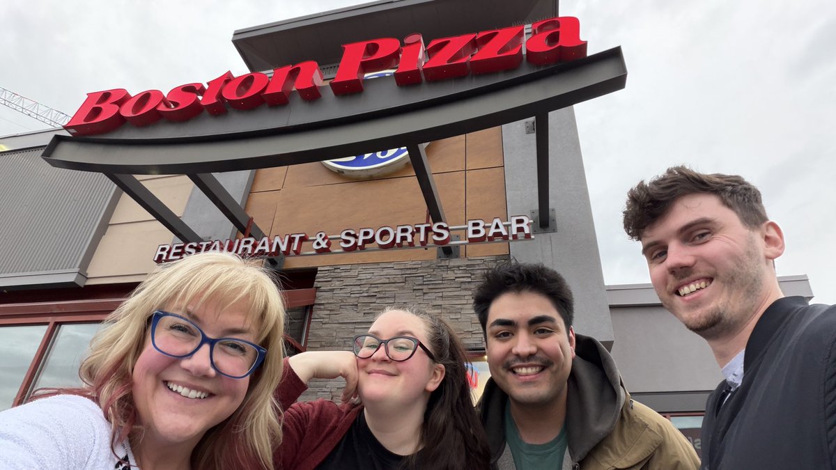PslJen's tweet photo. When 4 penguins walk into a Pizza Parlour irl… 🍕

No chat bans, just plenty of laughter. 🐧💜

#ClubPenguin #OnceAPenguinAlwaysAPenguin https://t.co/yEXMX8NV38