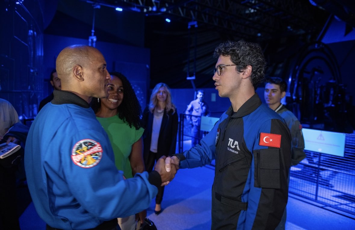 Tuva Cihangir Atasever tweet media