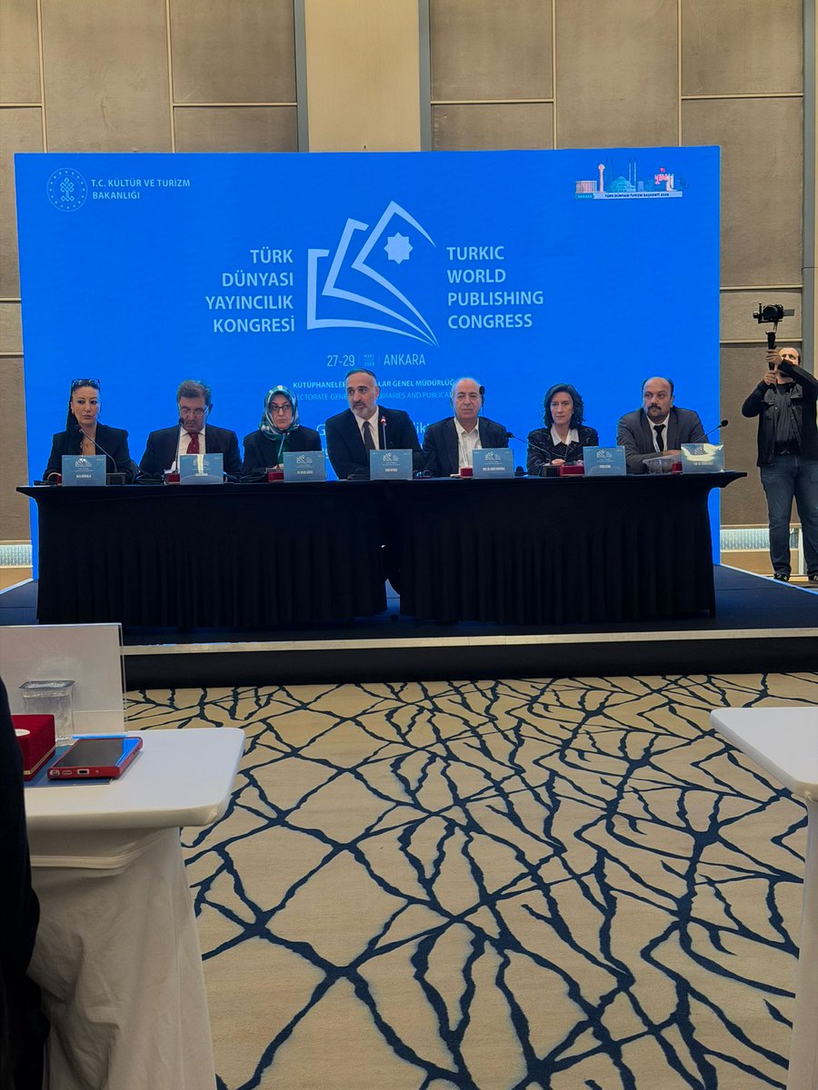 📚Türk Dünyası Yayıncılık Kongresi 
 
Kültür ve yayıncılık alanında uluslararası buluşma!

27-29 Mart 2026’da düzenlenen kongrede, Türk dünyası başta olmak üzere birçok ülkeden sektör temsilcileri bir araya geldi. Yayıncılığın kültürel mirasın korunmasındaki rolü ve toplumlar