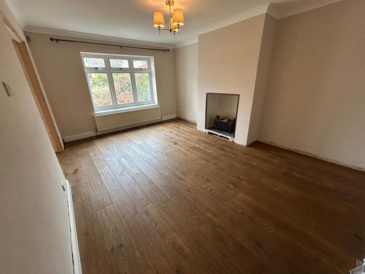 wfsnorthwales's tweet image. Our team supplied and installed Cognac stained engineered oak, to this lounge.
#engineered
#installation
#flooringideas
#llandudno
#northwales