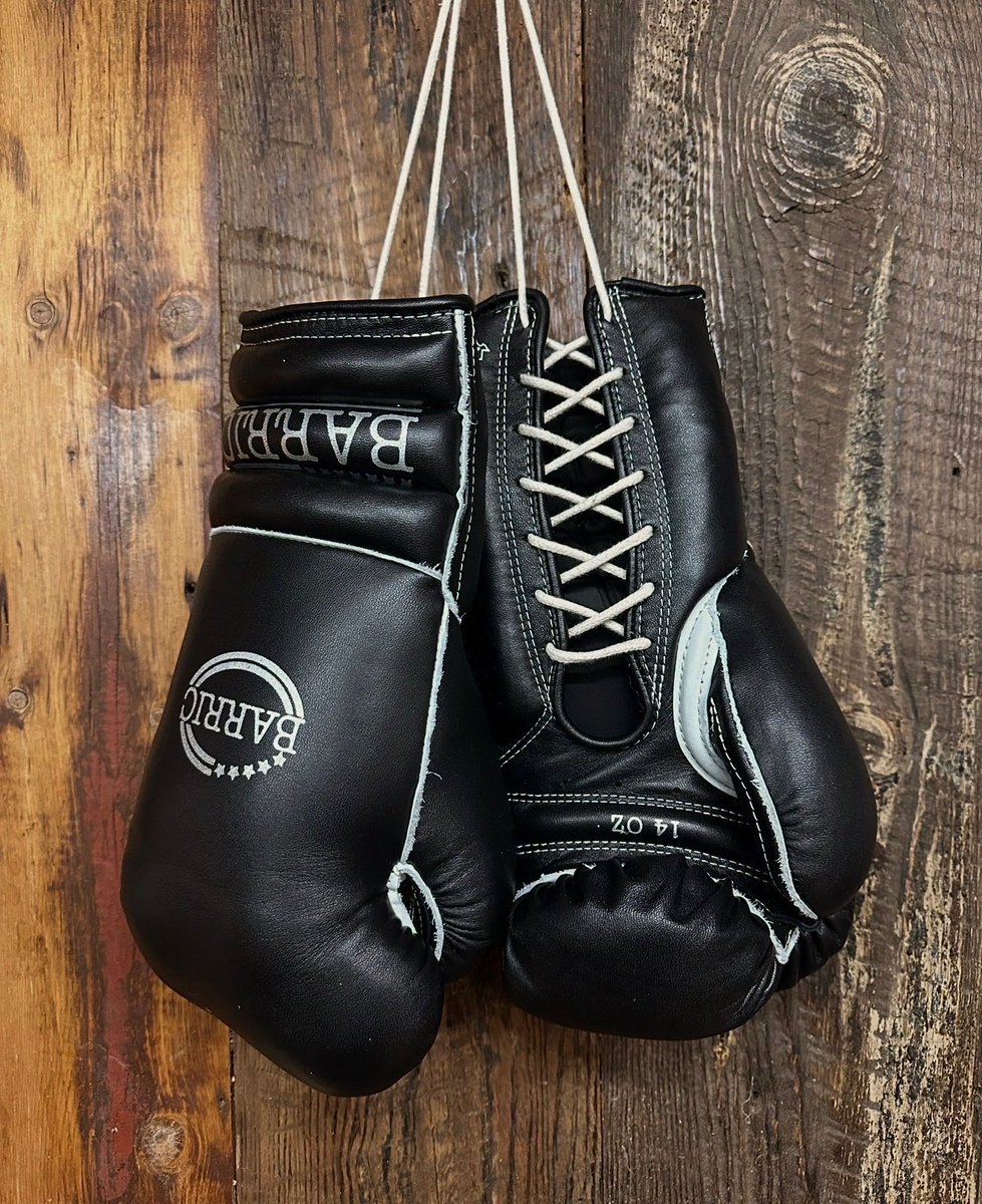 barricboxing's tweet photo. Built on Classic American heritage.

The Classic American model was the first model I developed and I wouldn’t have it any other way. The old school curvature framed by white welted seams pays homage to the legacy of the great boxer that paved the way for fighters today.

#barric #barricboxing #heritagereborn #handmade #classicamerican