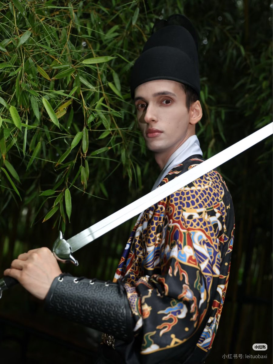 Chinese Hanfu tweet media