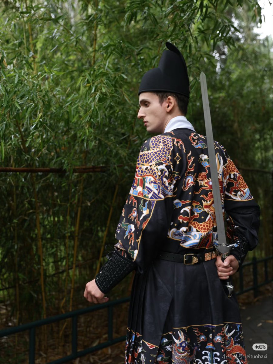 Chinese Hanfu tweet media