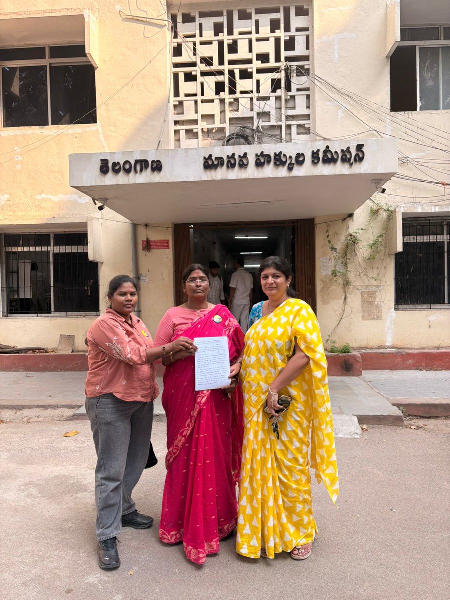 sudharani11229's tweet image. ఆమ్ ఆద్మీ పార్టీ ఉప్పల్ మాజీ కన్వీనర్ బంజపల్లి సుధారాణి గారు తెలంగాణ మానవ హక్కుల కమిషన్ (HRC) కి బాధితురాలతో వెళ్లి  దగ్గర ఉండి కంప్లైంట్ ఇప్పించడం జరిగింది.

@ArvindKejriwal @msisodia @PKakkar_ @SanjayAzadSln @SandeepPathak04 @raghav_chadha @revanth_anumula @battivikramarka