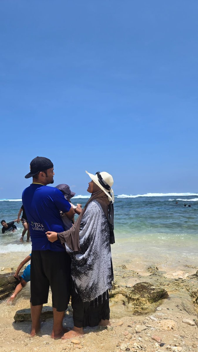 Chnikmah1's tweet photo. #pantaitanjungpenyu #pantai #tanjung #penyu #malang https://t.co/udaRWw6Xjd