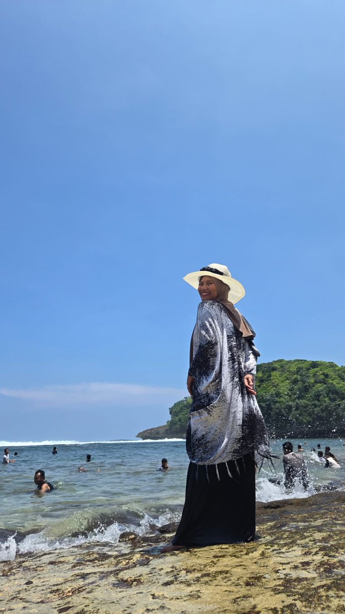 Chnikmah1's tweet photo. #pantaitanjungpenyu #pantai #tanjung #penyu #malang https://t.co/udaRWw6Xjd
