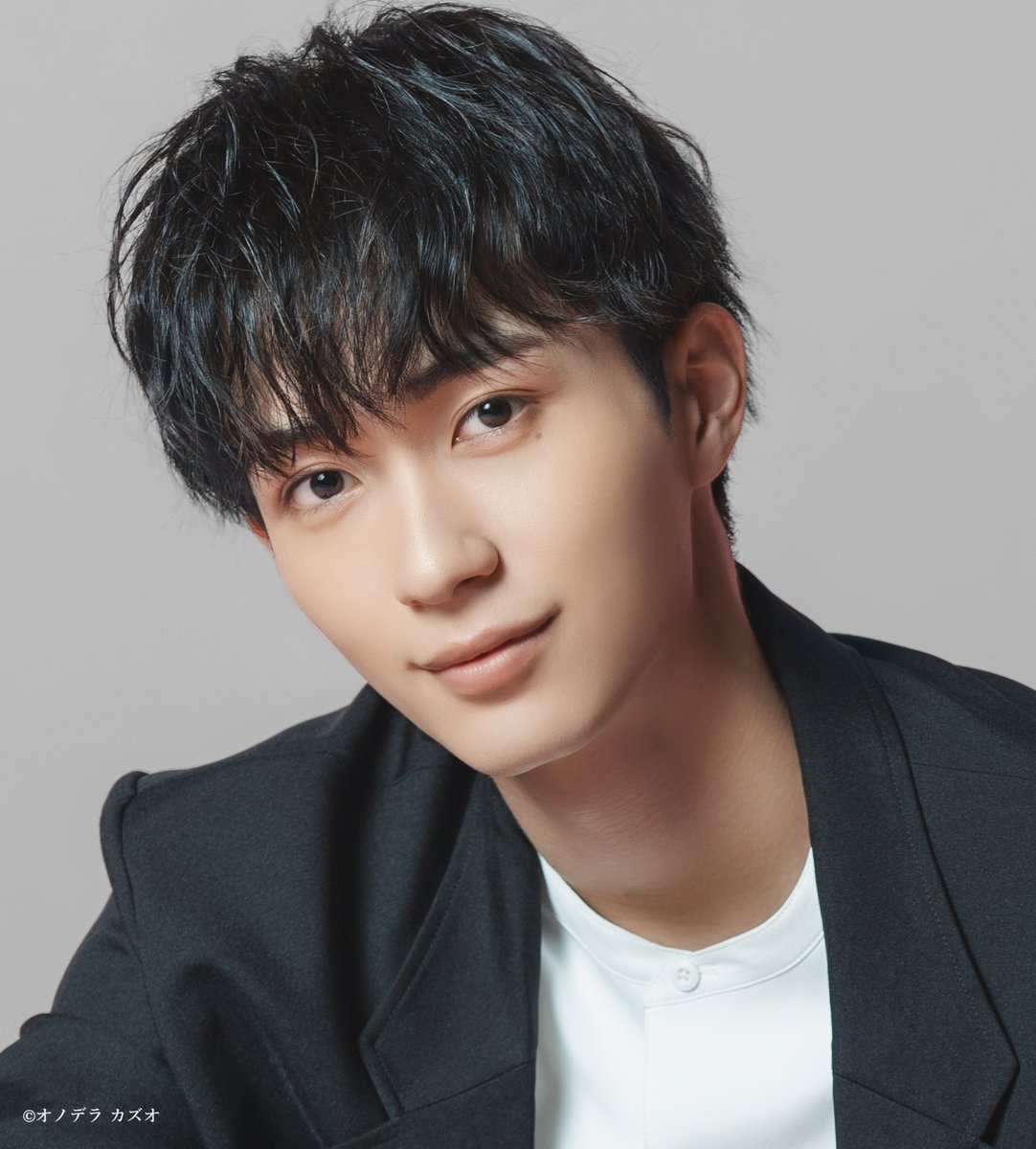 ブックファースト新宿店 tweet media