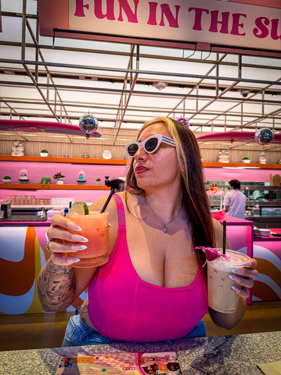 GoddessTeaTree's tweet photo. Went to Vegas... got everything paid for and went home. 48 hour trip https://t.co/jILHoBSxtU