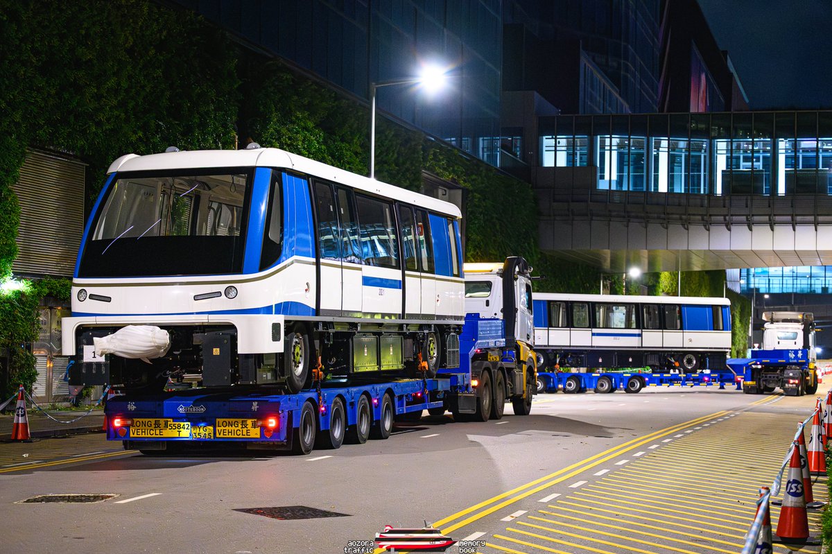 AozoraTF's tweet photo. 2026/03/30-31
香港国際空港新交通システム (APM) 新型 INNOVIA APM 300 最終編成 搬入陸送

2022年、第2ターミナルと第2ターミナル・コンコースを接続する新路線用に、中車浦鎮-Alstom 製 INNOVIA APM 300 の6両編成×6本が導入決定。第2ターミナルが運用開始され次第、運行を開始する予定である。 https://t.co/g1wdkYTYLw