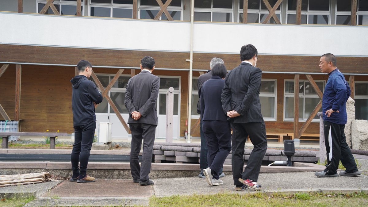 Yakagehs's tweet photo. 学校って、
仕組みよりも「人」でできている。
だからこそ最初に、
「なぜそうするのか」を共有する。

この時間があるかどうかで、
その後のすべてが変わる気がする。
#矢掛高校 #教育 #教職員研修 https://t.co/Xuq0NqqobJ