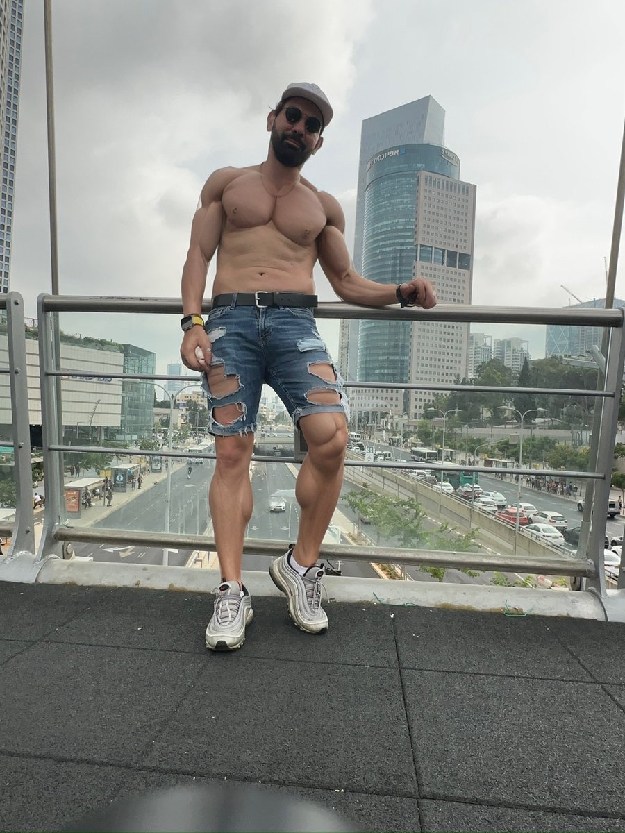 leonardleonard's tweet photo. Good morning from Tel Aviv https://t.co/yQVewhZdDc