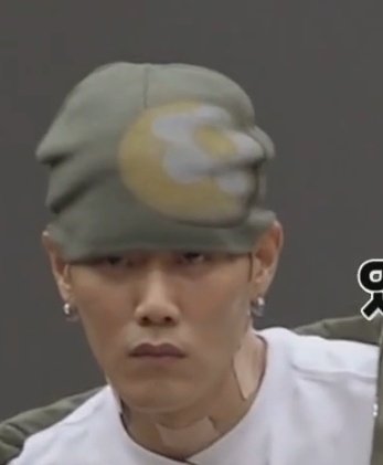ShowMeTheSUBS's tweet photo. @ambition_musik Is this Zene The Zilla? https://t.co/tT66UPakZN