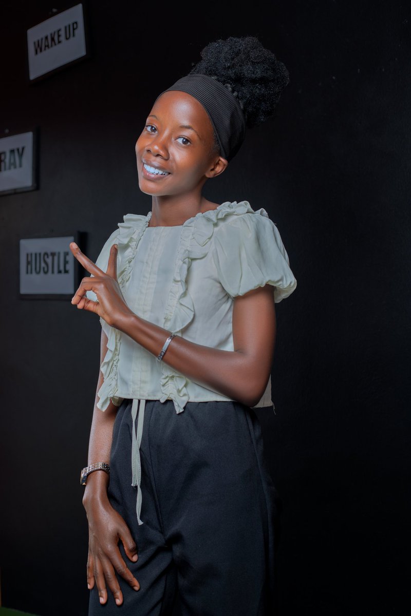 Shallotieug's tweet photo. From bad backgrounds should we keep jobless? Because we have no connections "gamba nogu" I need to live and change my roots. Life becomes hard everyday.
Here looking for connections so as I can get a job and help someone. Pls like,repost,share.
Let t reach my destiny helper. https://t.co/RqzVojDxy0