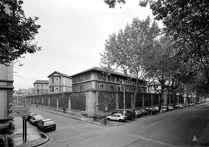 LyonStrates tweet media