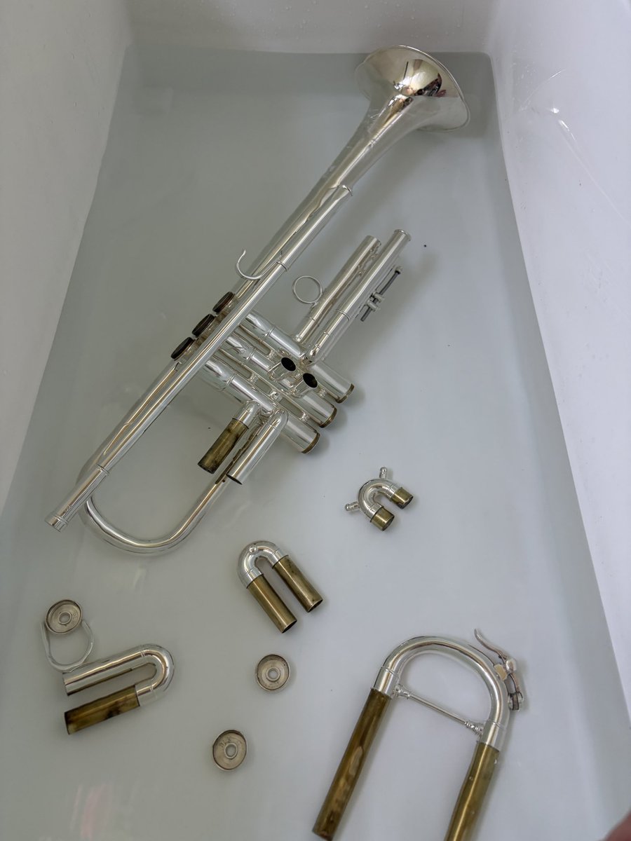 オギー・オズボーン tweet media