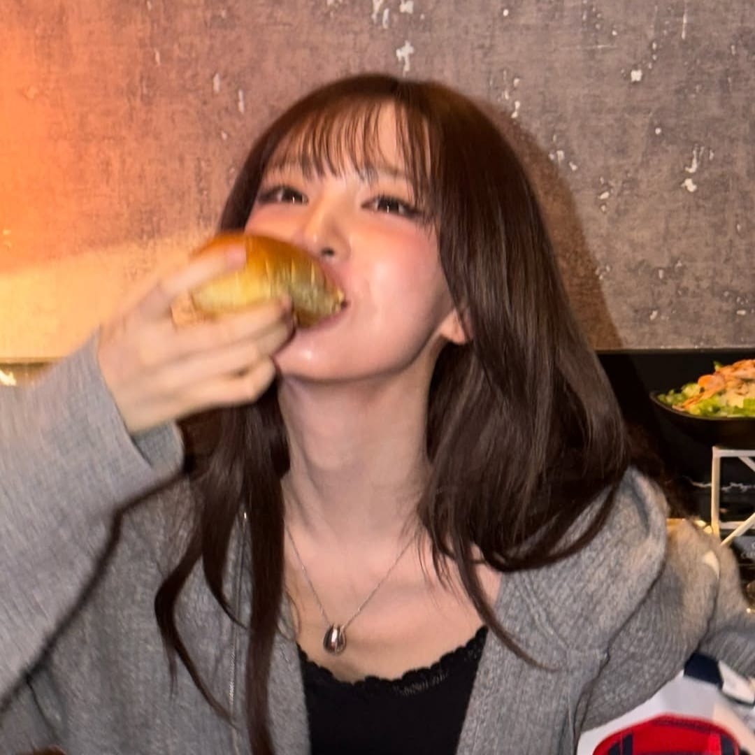 Base umum bisa follow @cornerfess tweet media