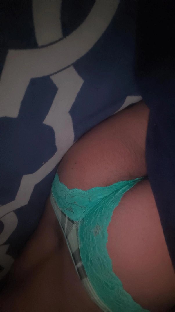 Estoy cachonda peda y putita
Like si uqieres chat hot
En un ratito hare videollamada para que se saquen la lechita con mi culo🤤🔥
Manden dm si quieren unirse