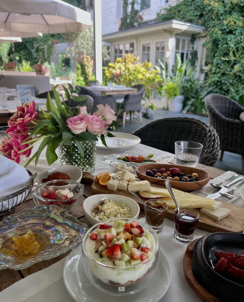 تركيا بعيون سعودية tweet media