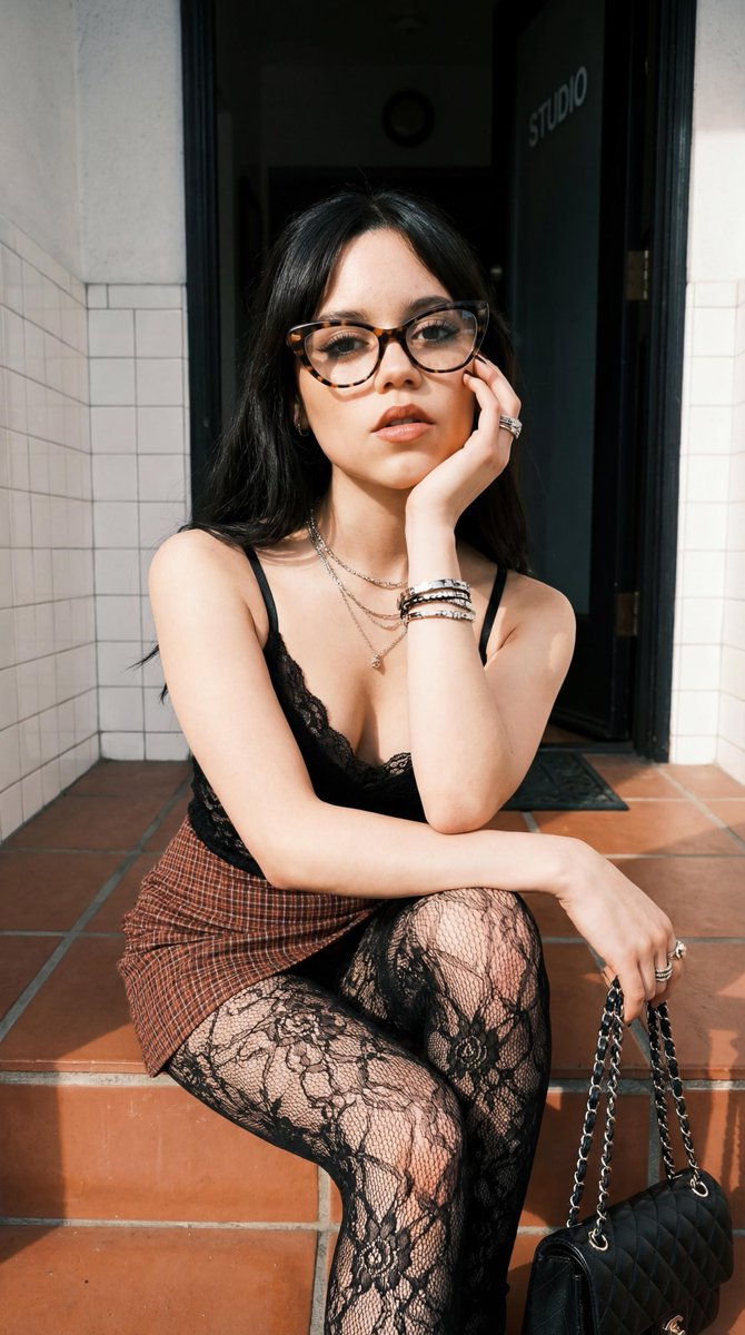 Sarcastic Isabella tweet media