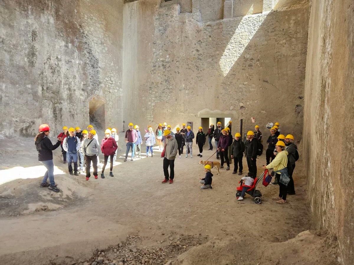 Patindustrial's tweet photo. 2️⃣ Museu del Ciment de Castellar de n'Hug @museuciment 

Visites guiades i immersives per endinsar-te en una antiga fàbrica de ciment en un entorn natural espectacular.

👉 Consulta l’agenda: https://t.co/ceHD8TiGXh https://t.co/183BFK6NND