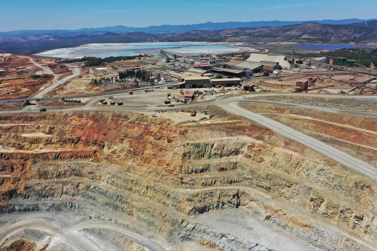 DirectorsTalk's tweet image. Atalaya Mining acquires 7.3% stake in Lara Exploration for C$13.5 million

tinyurl.com/2xqdpqk5

#ATYM #LRA #RNS #Stocks #AtalayaMining #Copper #CriticalMetals #EuropeanCopper #EnergyTransition #Spain #IberianPyriteBelt #FTSE250 #Investing #LaraExploration