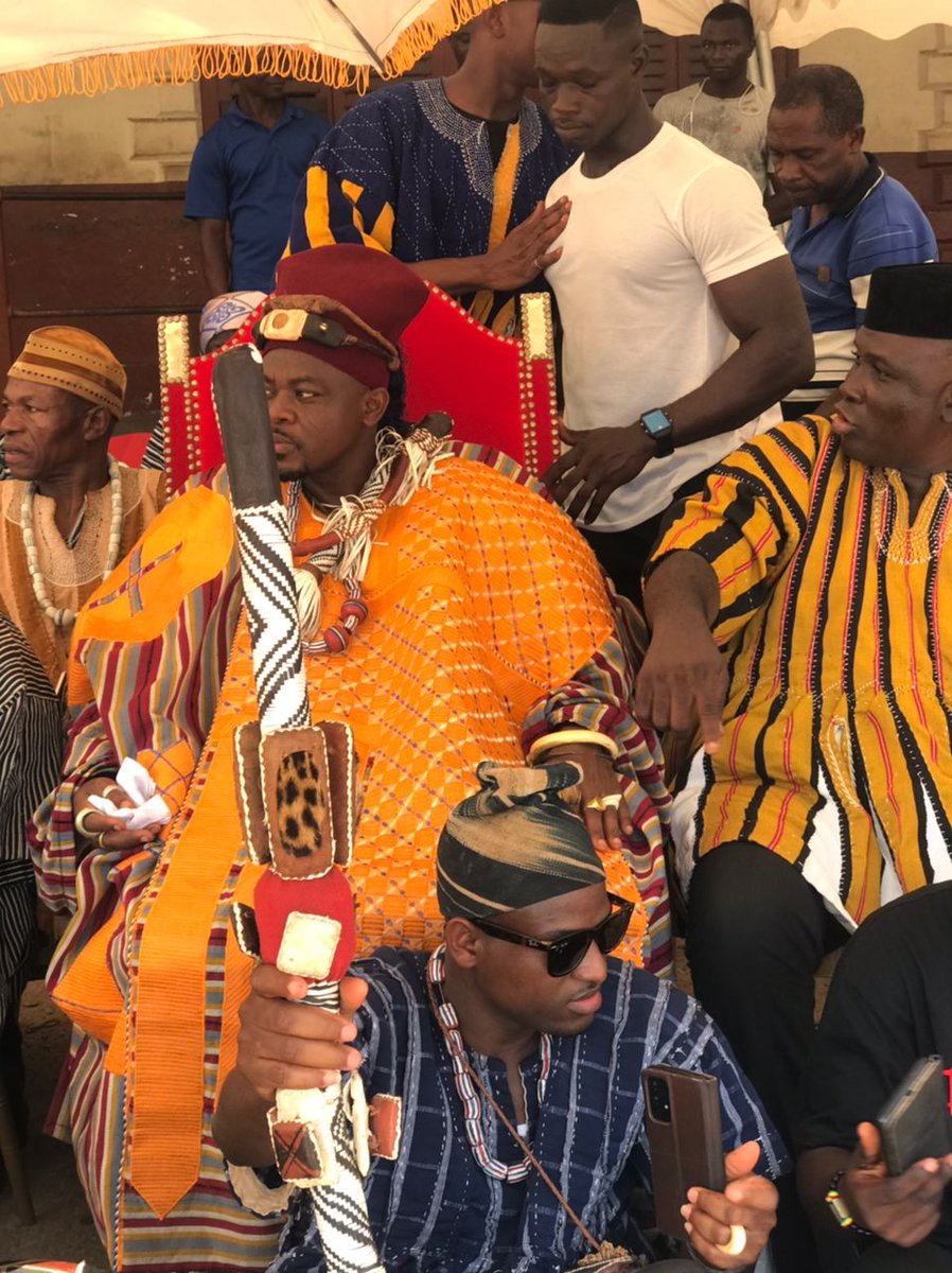 ManyoroState's tweet photo. YARA PIO PE  PWAKWEAH ATUDIWE ATUDIPARE MANCHI III
PARAMOUNT CHIEF OF MANYORO attends SIRIGU NABA'S FIRE STATION FUND RAISING IN ACCRA. https://t.co/LX6PwSoIcZ