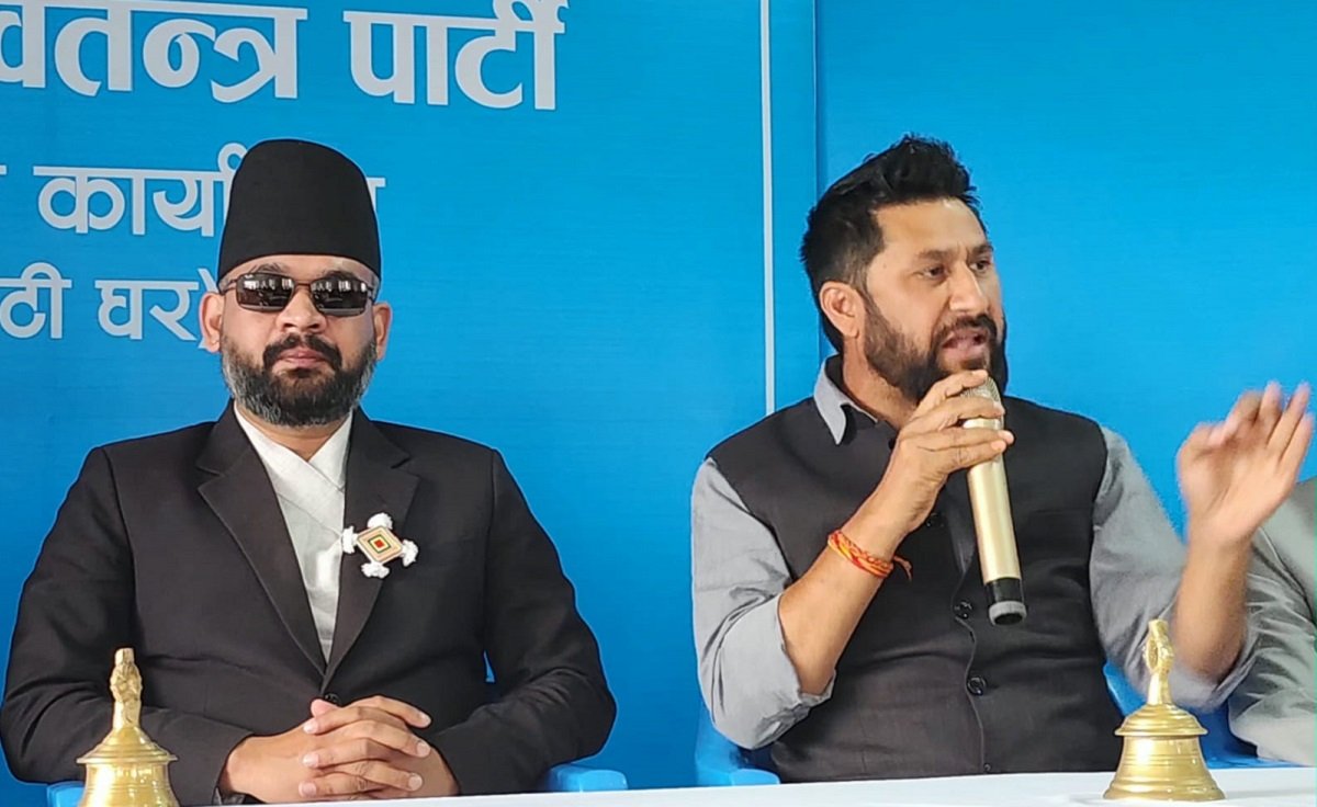 आज प्रतिनिधिसभाको पहिलो बैठकमा प्रधानमन्त्री बालेनको गरिमामय उपस्थिति,रवि लामिछानेको विशेष सम्बोधन गर्ने!!
#pmbalen #RabiLamichhane ..