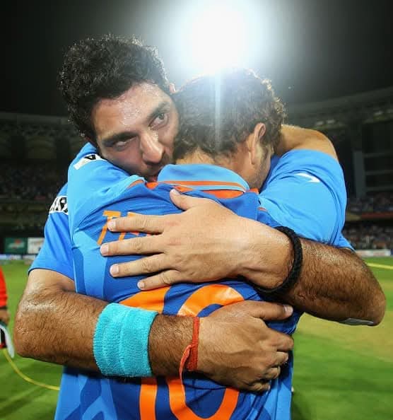 Krish_Sachinist's tweet photo. #OnThisDay in 2011, India won the World Cup for the 2nd time &amp; became the first Team to win it at Home. It was the TENTH World Cup. The Final was held at Wankhede, TENDULKAR’S home ground, &amp; @sachin_rt God was in sizzling form throughout the tournament. He chased it ; He got it! https://t.co/Fn96hsjaoO