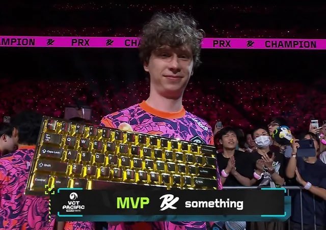 FNC SHANKS 🎀 tweet media