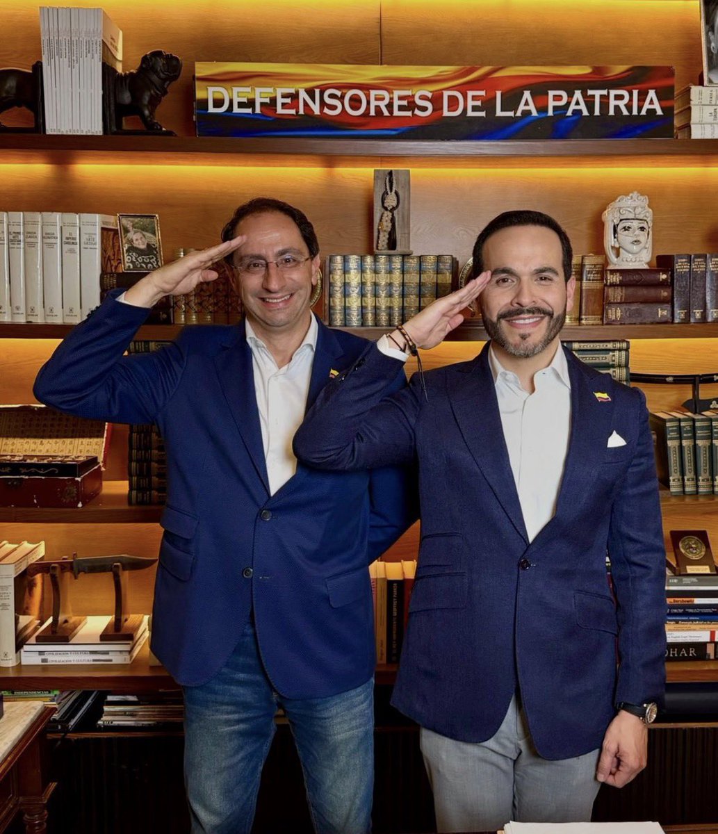 Clarisa Mar🗽 tweet media