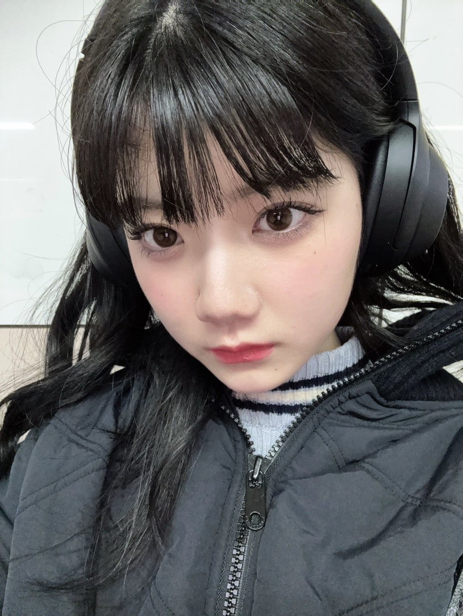 katokin760's tweet photo. Juice=Juice初めて見た人はメンバーの歌唱にまず驚くんだろうけど、
「あ、この子は可愛い枠の子だな🥰」
と安心したところに意外なほどの歌唱力に圧倒されてしまってその分衝撃大きいんだろうなと思っている😇
#juicejuice #川嶋美楓 https://t.co/6S0lWyNlk2