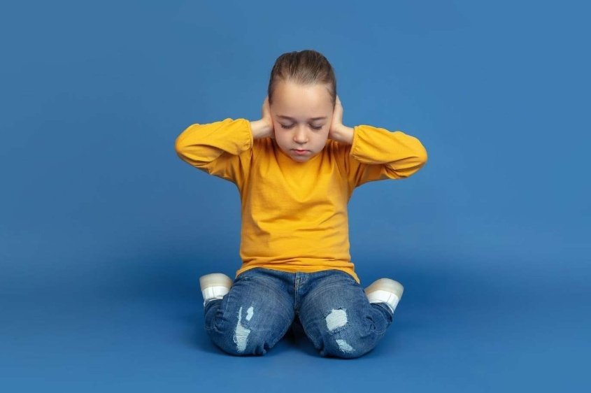 Данас се обележава Светски дан аутизма.

Овим путем упућујемо позив свима да имају разумевања и помогну када и где могу. 

Аутизам, на први поглед, није видљив, али је врло захтеван, тражи свакодневно одрицање од родитеља, браће и сестара, околине… 🔽