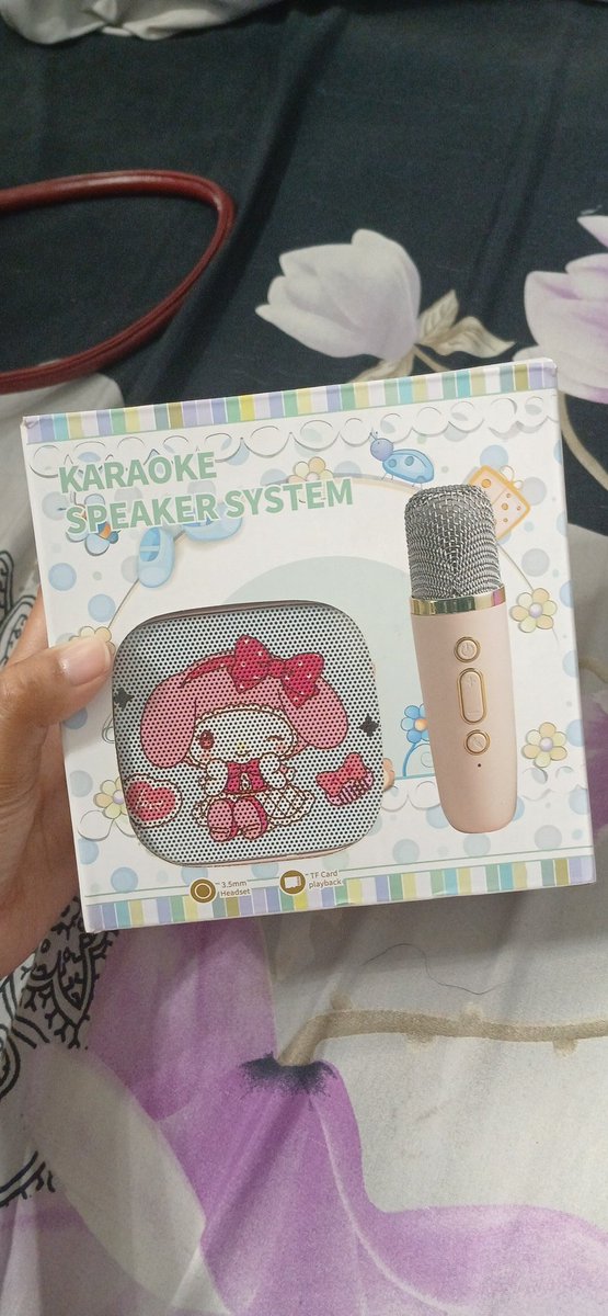 agldrtha's tweet photo. Aku mau jual speaker dan micku dan cuma beberapa kali pake aja. Masih lengkap dgn box, packaging micnya ya. Aku jual 150k aja dari harga beli 199k. Yang minat bisa dm or komen ya dan bisa split ke oyen🥰 https://t.co/lSU0FbXXlj