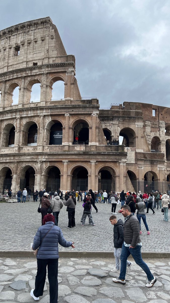 iiobsx's tweet photo. Roma 🇮🇹 https://t.co/enK0bkpvGM