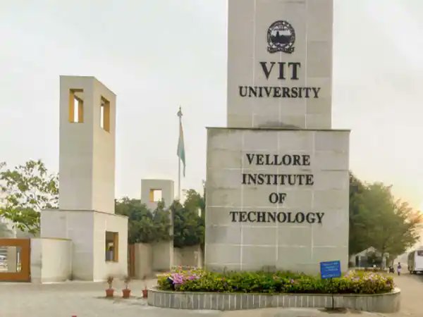 EuraxessIndia's tweet image. Wrapping up our South India visit at @VIT_univ - one of India’s premier and globally recognised institutions.

Great discussions on 🇪🇺🇮🇳 R&amp;amp;I cooperation, #HorizonEurope funding, fellowships &amp;amp; #TTC opportunities with faculty, students &amp;amp; IR team.

#EUIndia #Research #Innovation