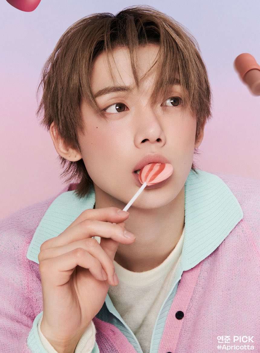 -`☆´- tweet media