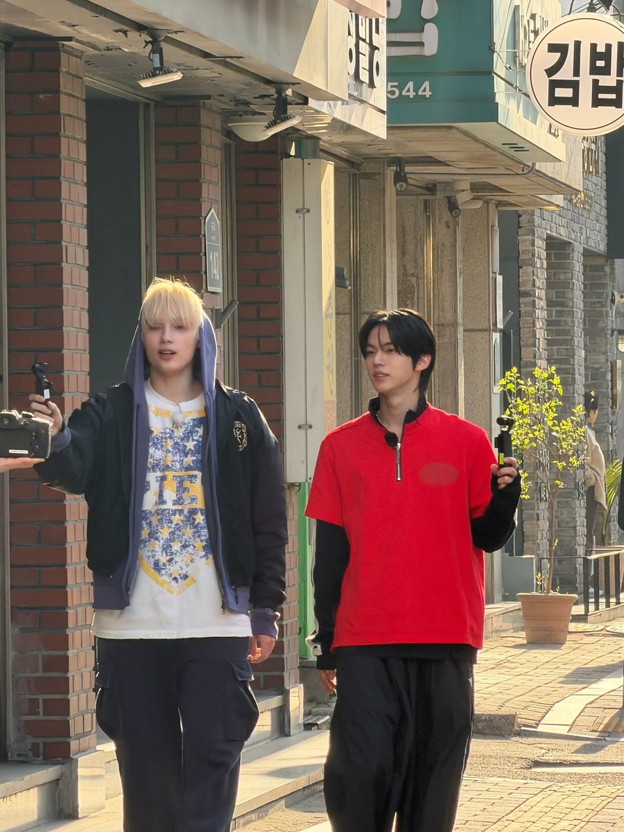 txtdom's tweet photo. HUENING KAI was spotted filming something with TWS DOHOON!!! https://t.co/RrbSka1xbV