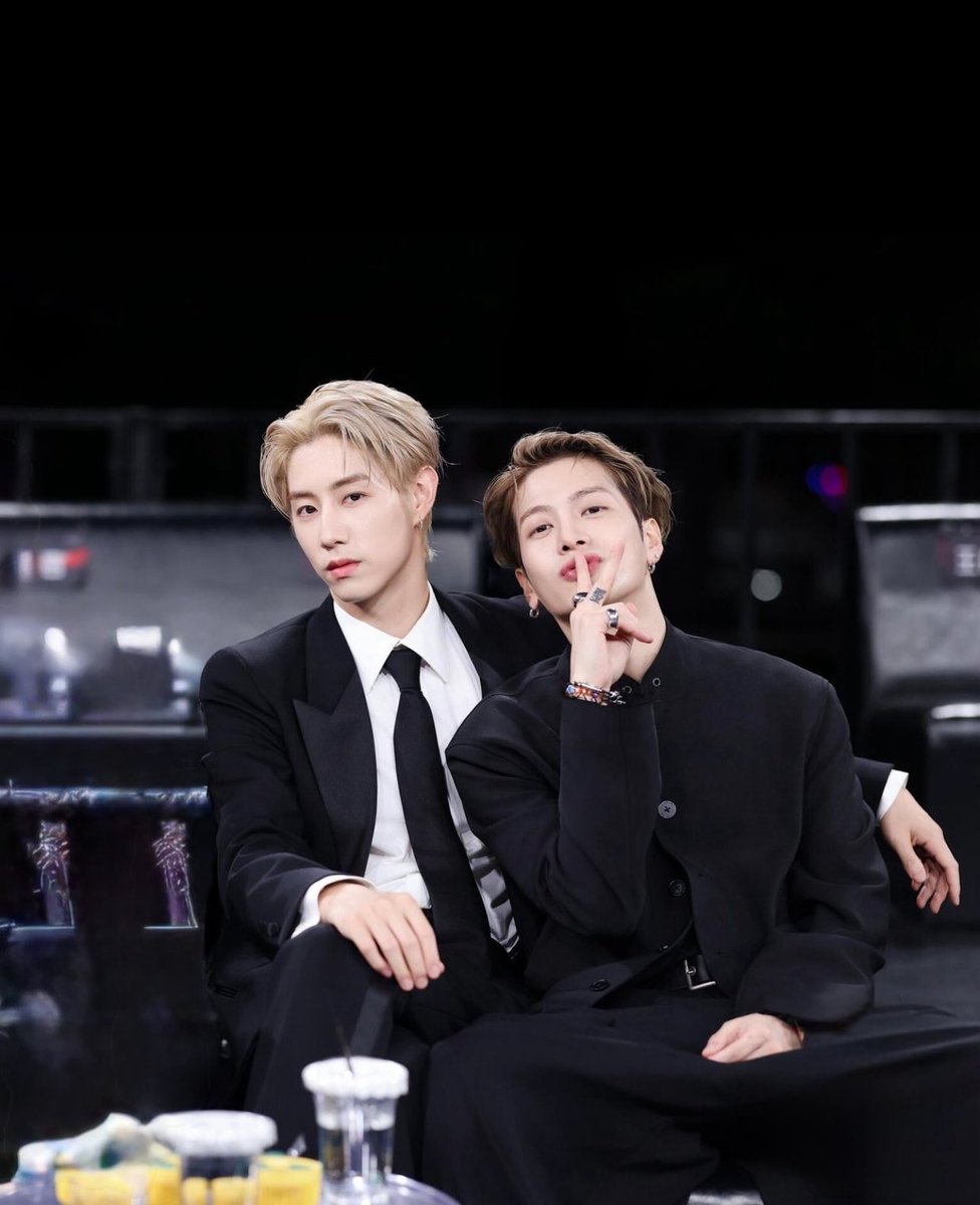 ꒰ྀི JK ꒱ྀི tweet media