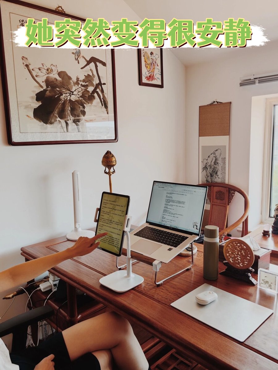 jb221325's tweet image. "When you’re in a meeting and your teammate’s cat decides it’s their turn to present  #WorkFromHomeWin #OfficeChaos"