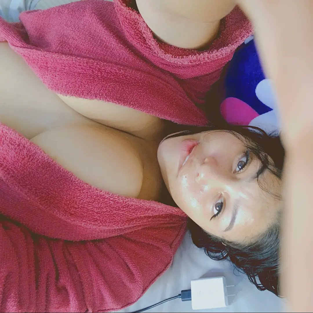 Divya thakur🍒 tweet media