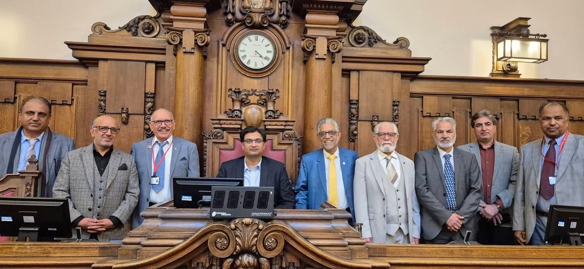 fahadamjad90's tweet photo. I called on the Lord Mayor of Stoke on Trent Cllr Steve yesterday, discussed ways and means to further enhance collaboration between our two countries, also met with the community leaders and acknowledged their contribution in various fields. https://t.co/ghrHJwzumk