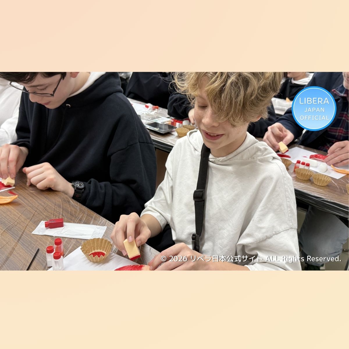 liberarecords's tweet image. 💖4/1 リベラ来日レポートその２

“食品サンプル作り”に挑戦！
クセ強めなマグロ＆サーモンが完成しました😀

#LIBERA #リベラ #リベラ来日