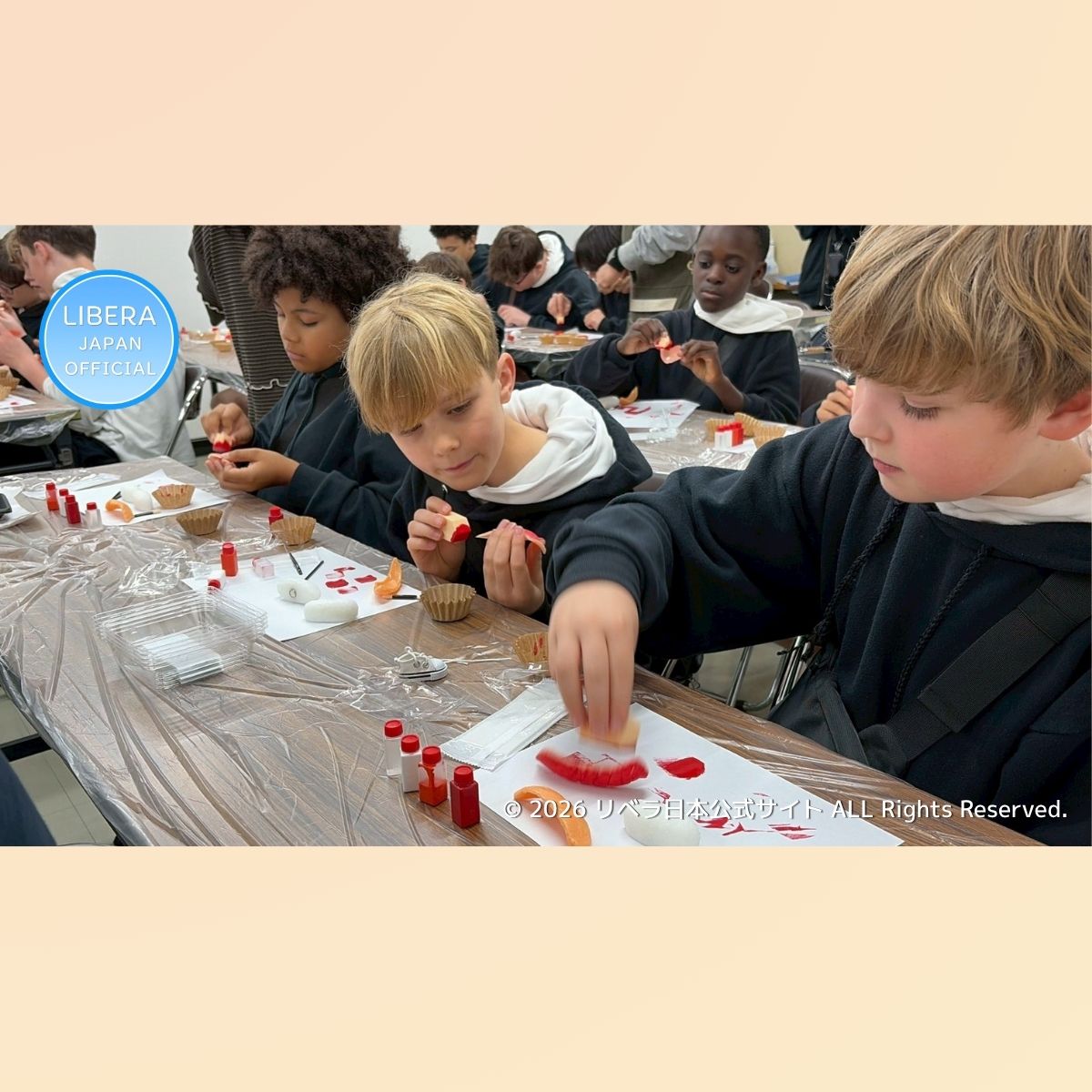 liberarecords's tweet image. 💖4/1 リベラ来日レポートその２

“食品サンプル作り”に挑戦！
クセ強めなマグロ＆サーモンが完成しました😀

#LIBERA #リベラ #リベラ来日