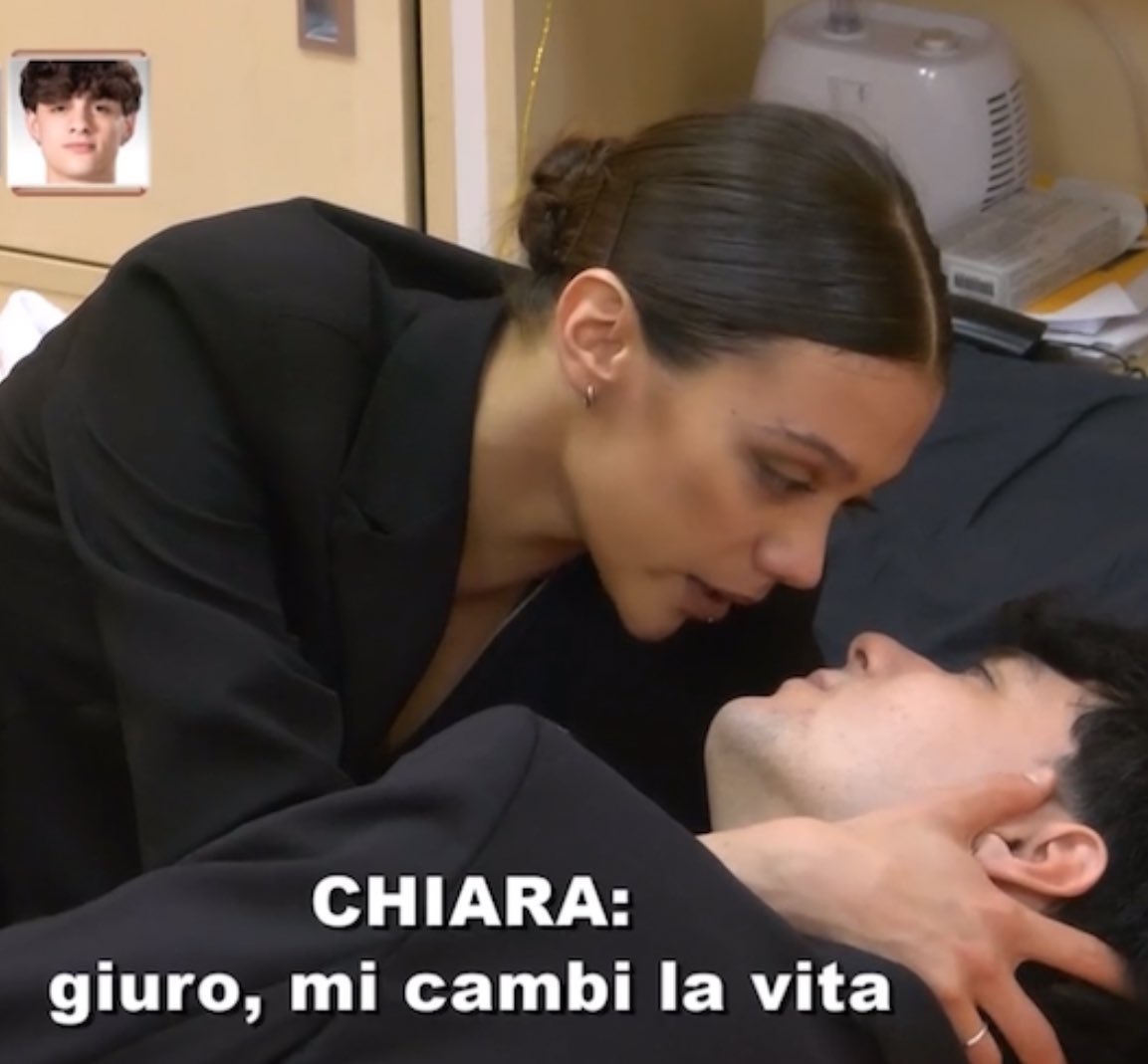 saidipoesia_'s tweet photo. “sei importantissima”

“giuro, mi hai cambiato la vita”

è passato un anno e io ancora sto così 😭😭😭 https://t.co/OduEAwmzra
