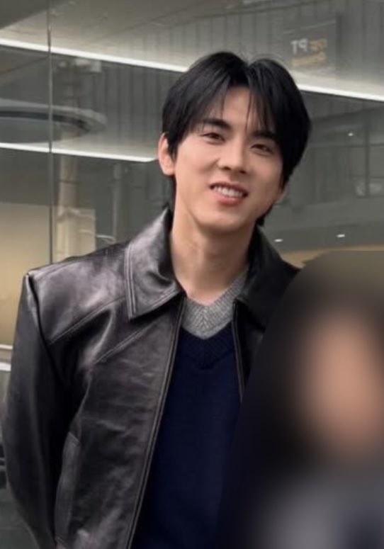 hispages tweet media